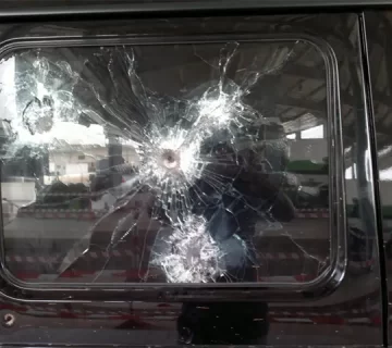 شیشه ضد گلوله خودرو