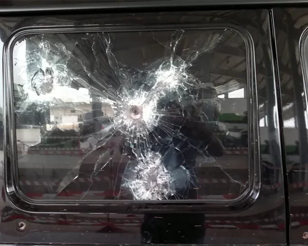 شیشه ضد گلوله خودرو