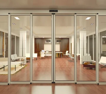 راهنمای جامع انتخاب و نصب درب شیشه ای مناسب