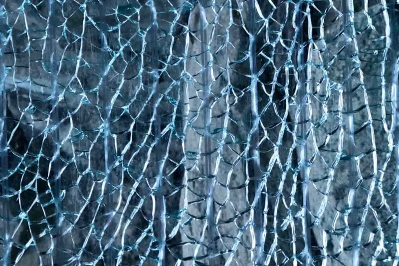 شیشه مورد استفاده در پارتیشن شیشه ای