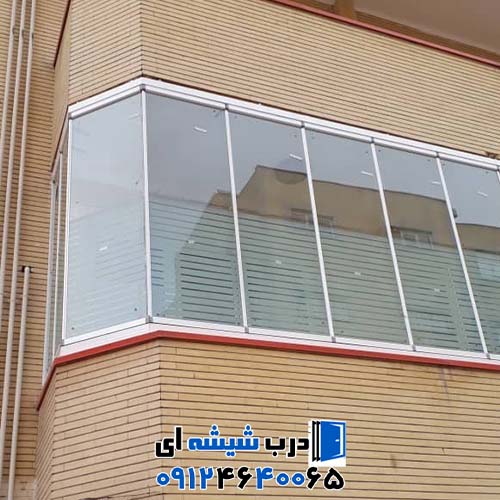 نصب شیشه سکوریت ریلی در بالکن‌های تهران